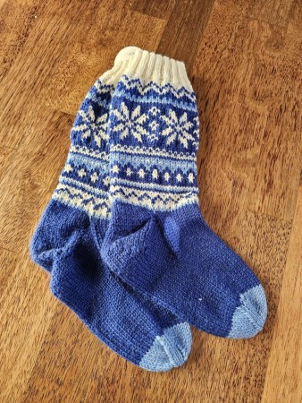 Strikket sokker I blå 